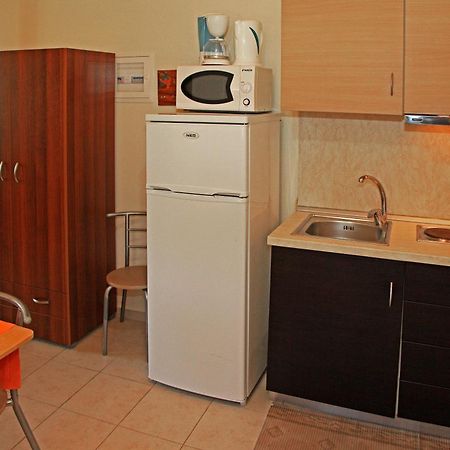 Dionysus Apartments & Suites イエリソス 部屋 写真