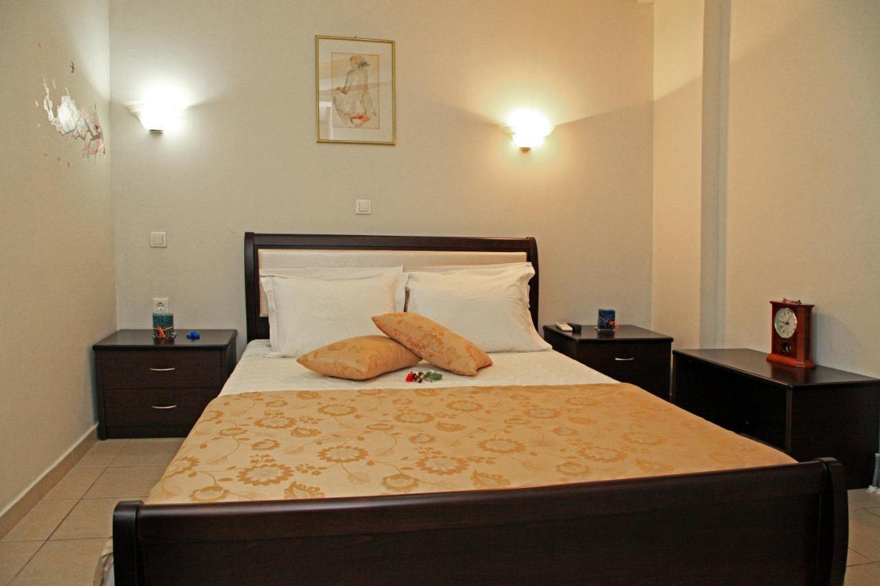 Dionysus Apartments & Suites イエリソス 部屋 写真