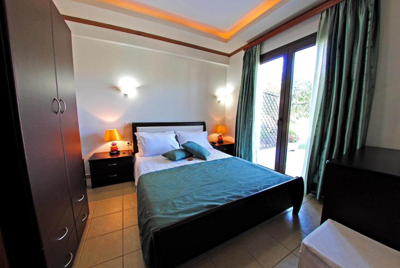 Dionysus Apartments & Suites イエリソス 部屋 写真