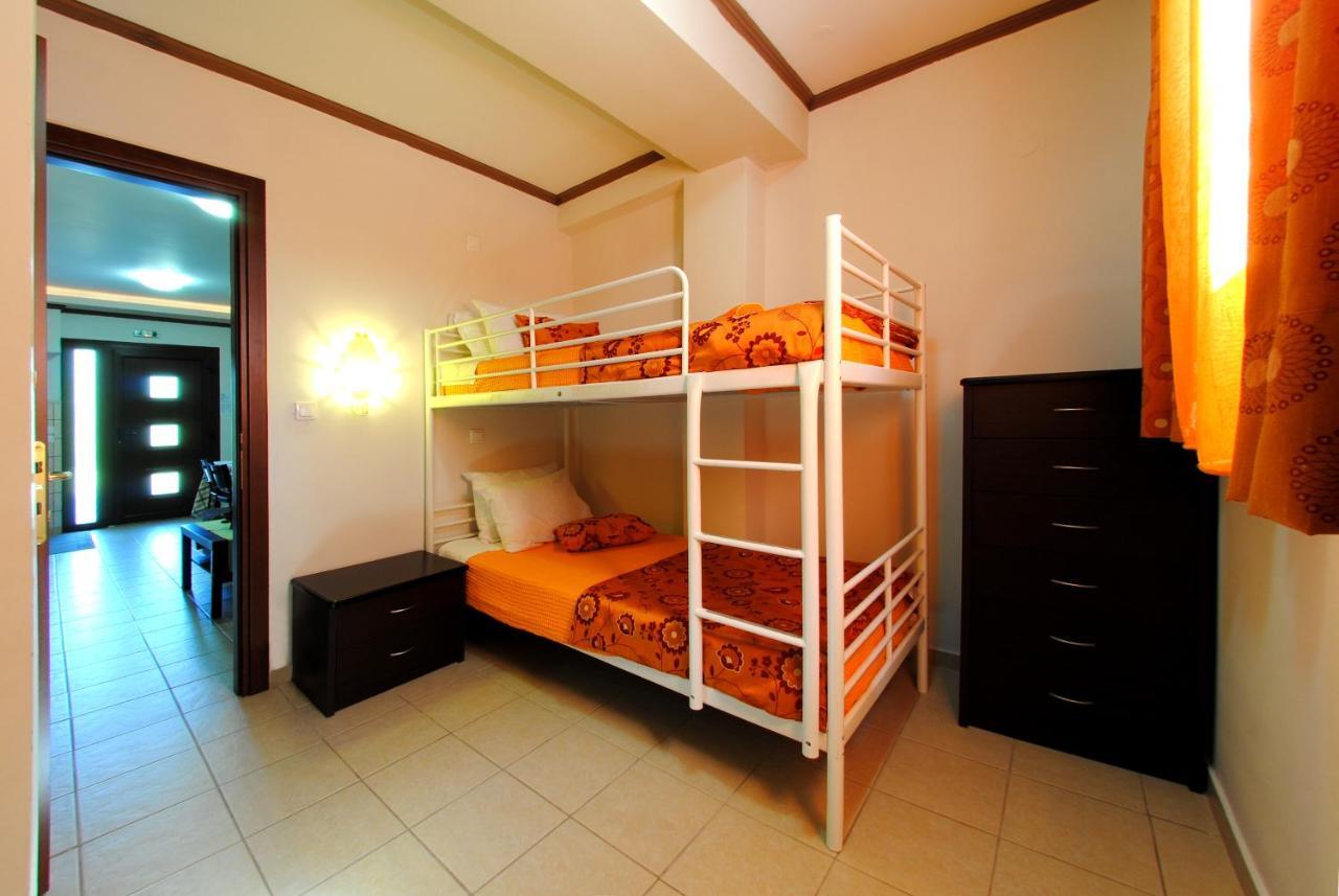 Dionysus Apartments & Suites イエリソス 部屋 写真