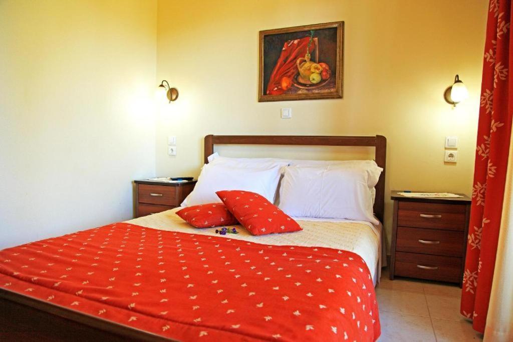 Dionysus Apartments & Suites イエリソス エクステリア 写真