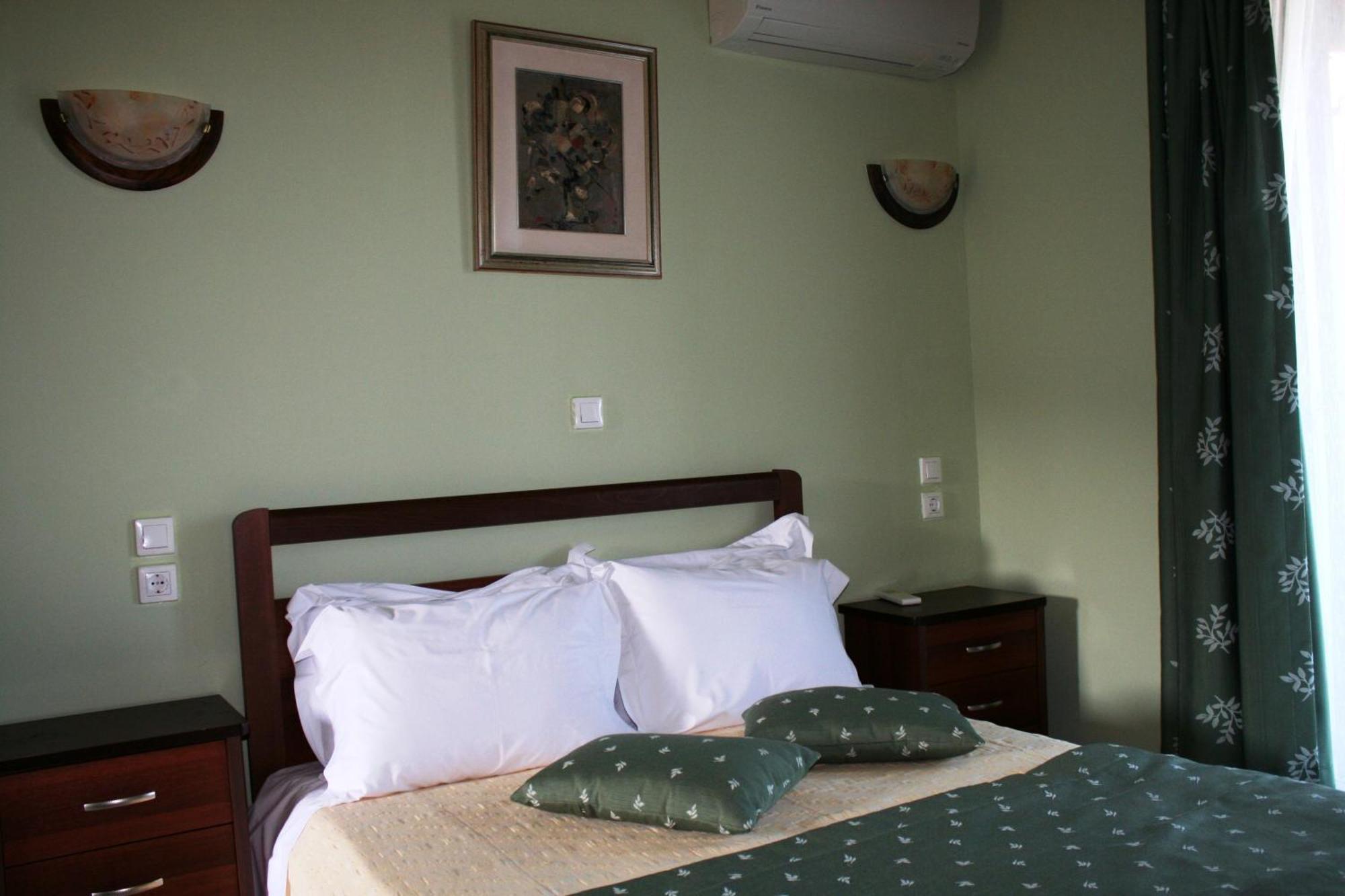 Dionysus Apartments & Suites イエリソス 部屋 写真