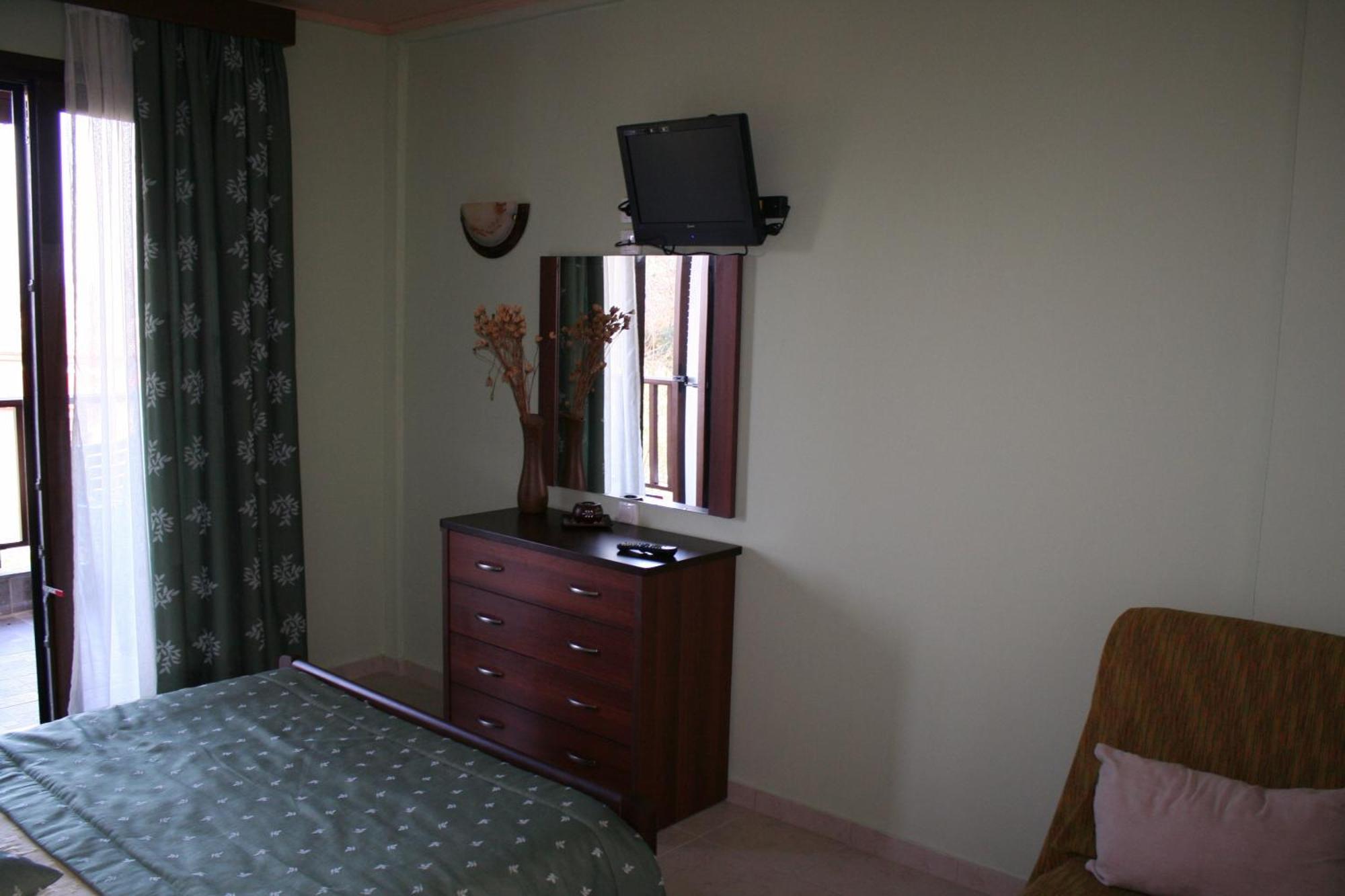 Dionysus Apartments & Suites イエリソス 部屋 写真