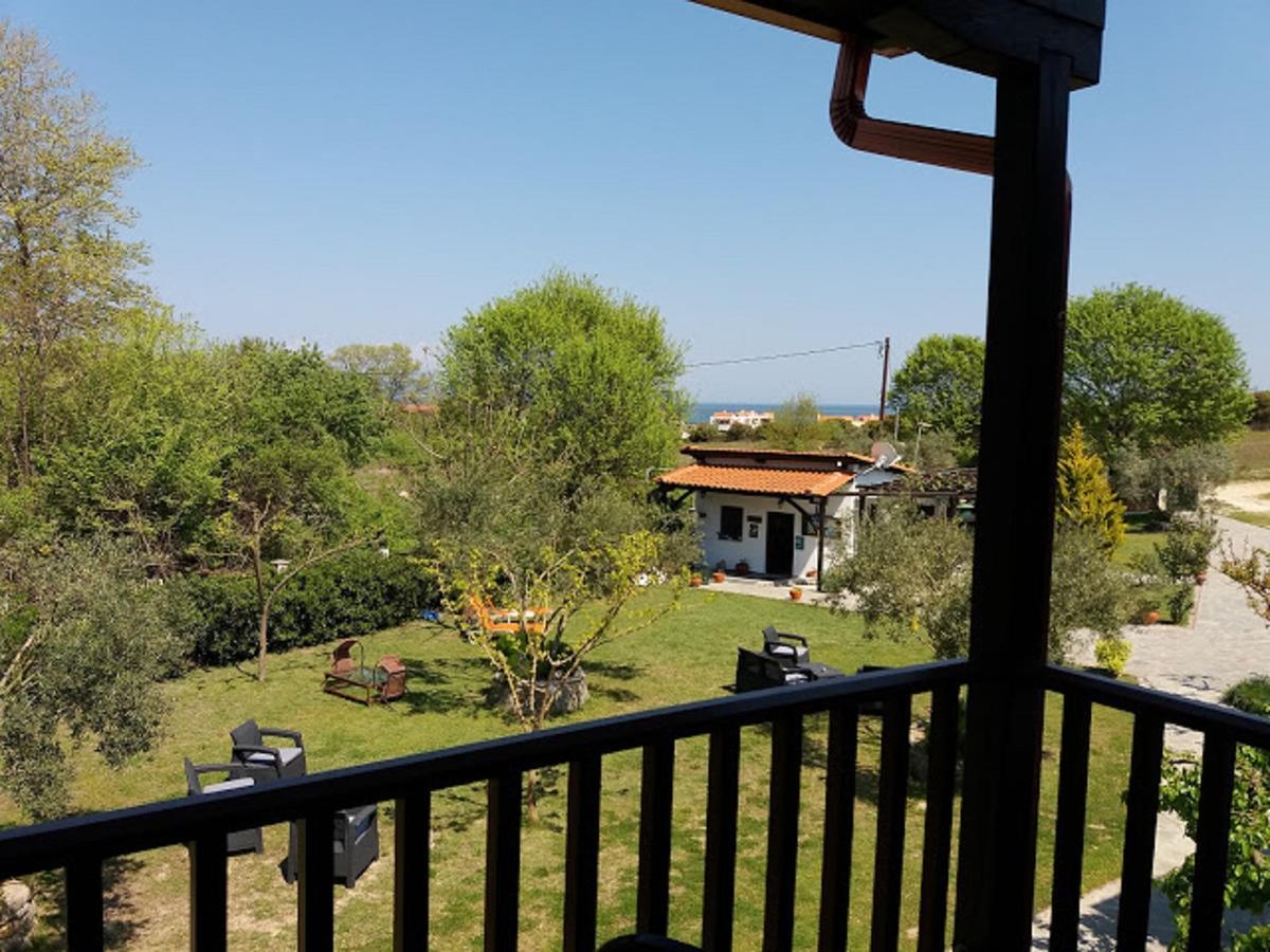 Dionysus Apartments & Suites イエリソス エクステリア 写真