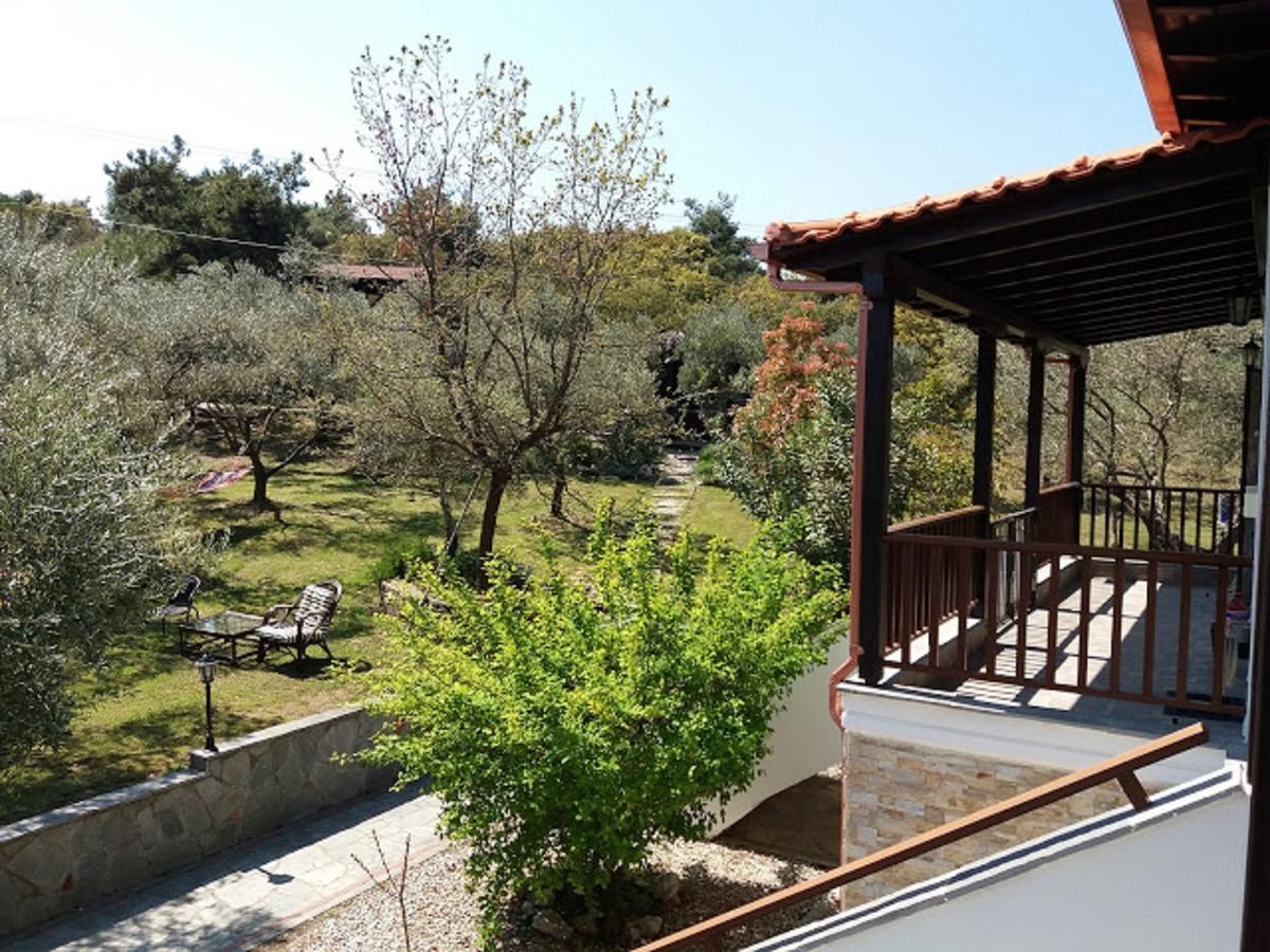 Dionysus Apartments & Suites イエリソス エクステリア 写真